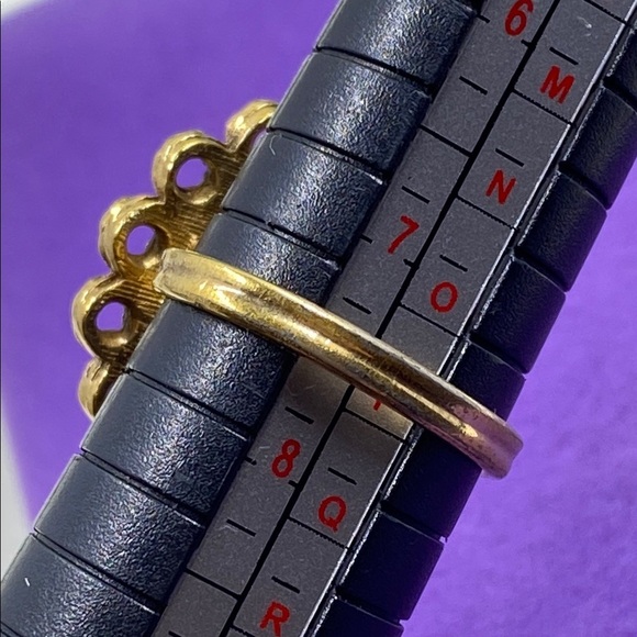 💛 Elegant Sarah Coventry Gold Plated Red Gemstone Ring - Picture 5 of 6